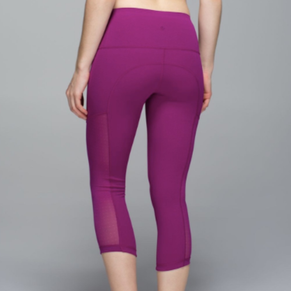 Lululemon Hot To Street Crop